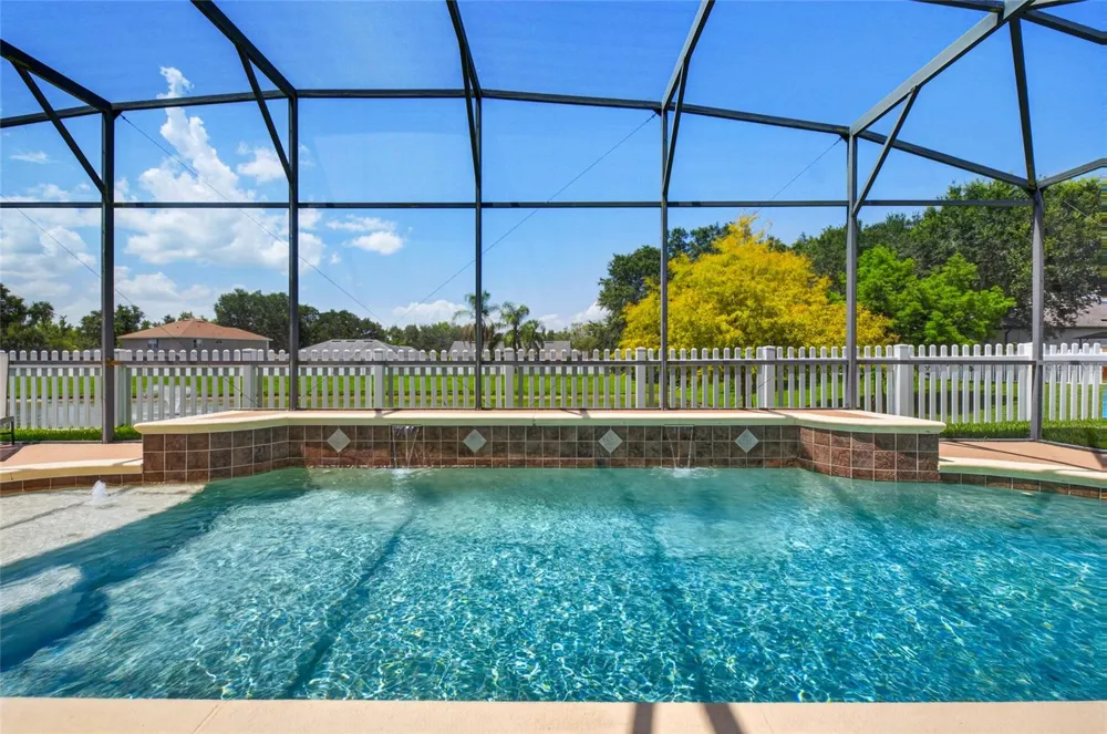 353 LAKE AMBERLEIGH DRIVE Winter Garden, FL 34787