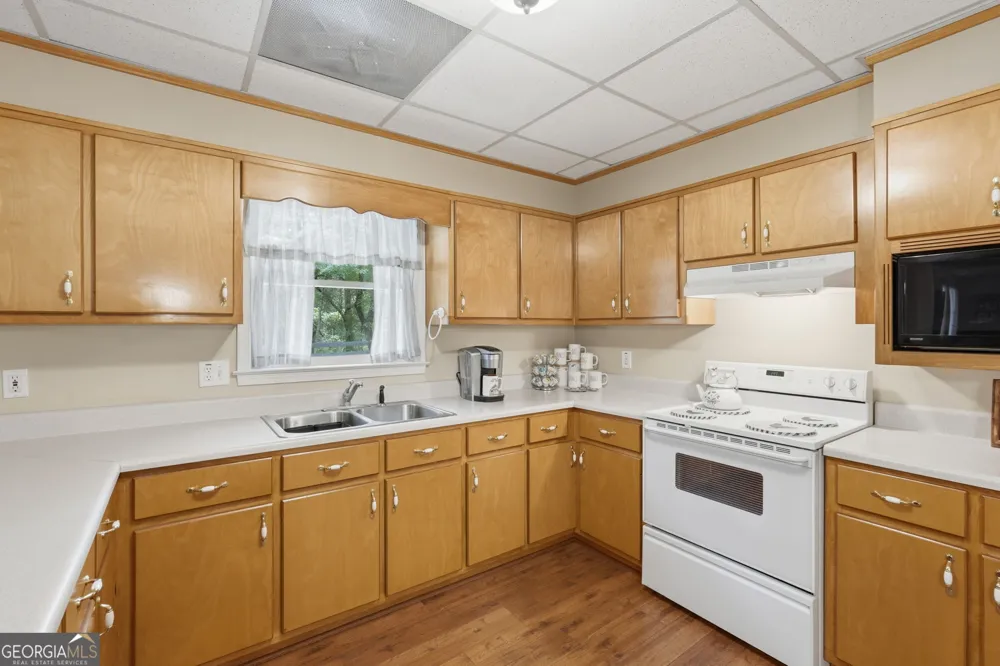 8665 Bay DR Gainesville, GA 30506