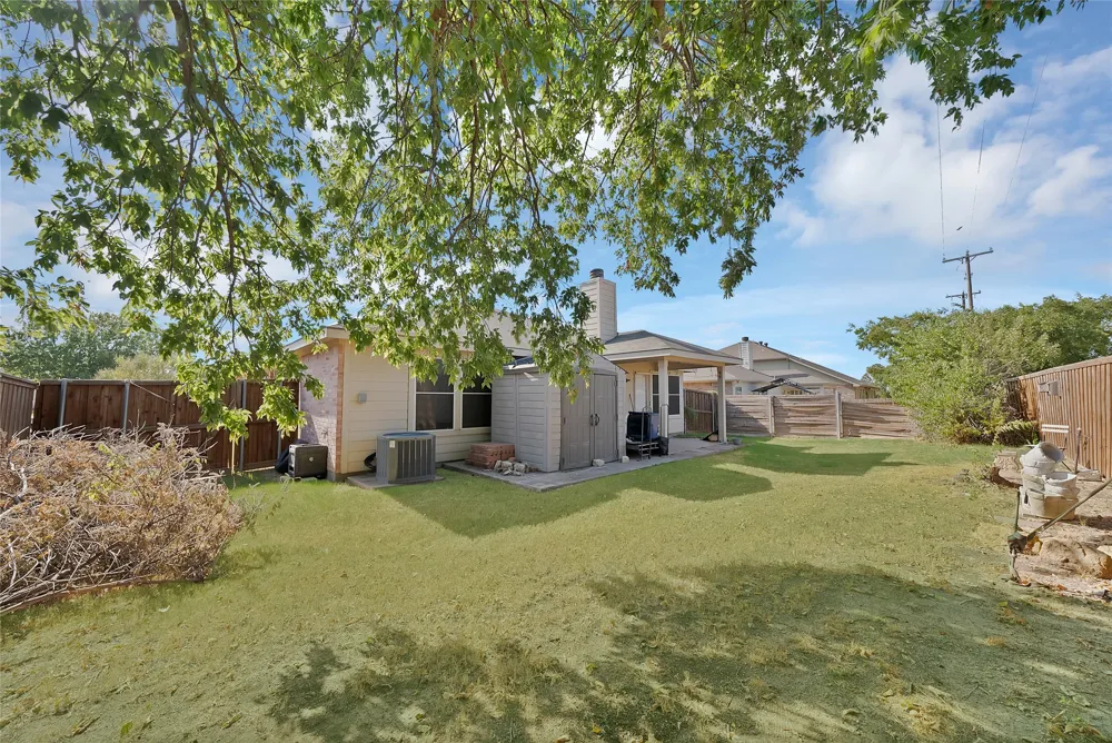 112 Blackforest Road Krum, TX 76249