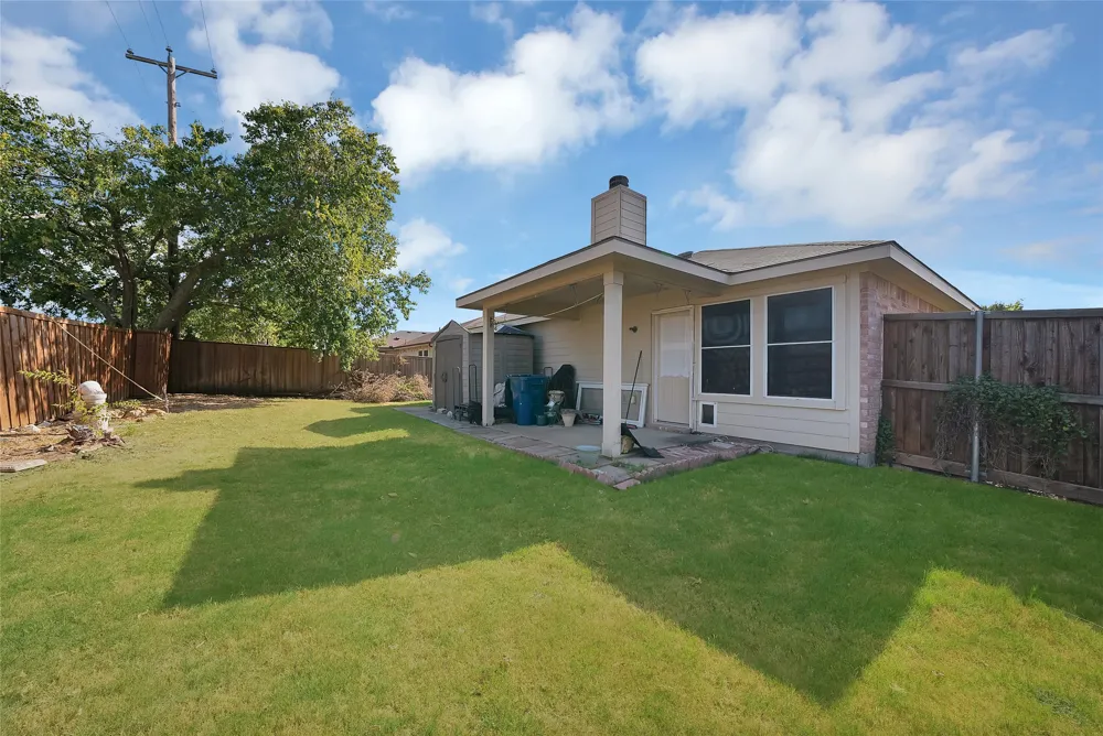 112 Blackforest Road Krum, TX 76249