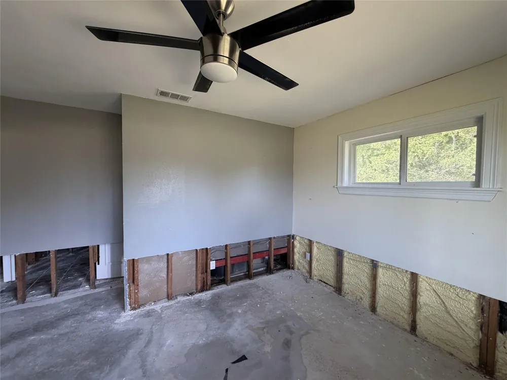 702 E Dallas Street Fresno, TX 77545