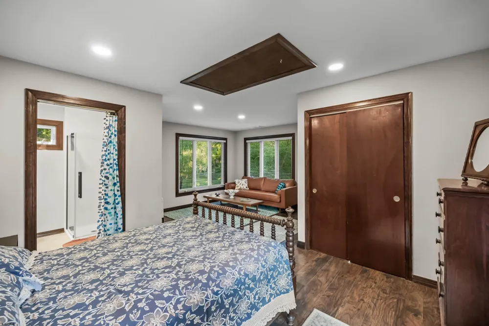 6330 Estelle Ave Mays Landing, NJ 08330