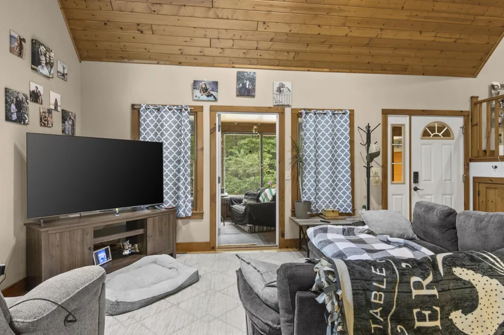 1846 E Koenig Road Free Soil, MI 49411