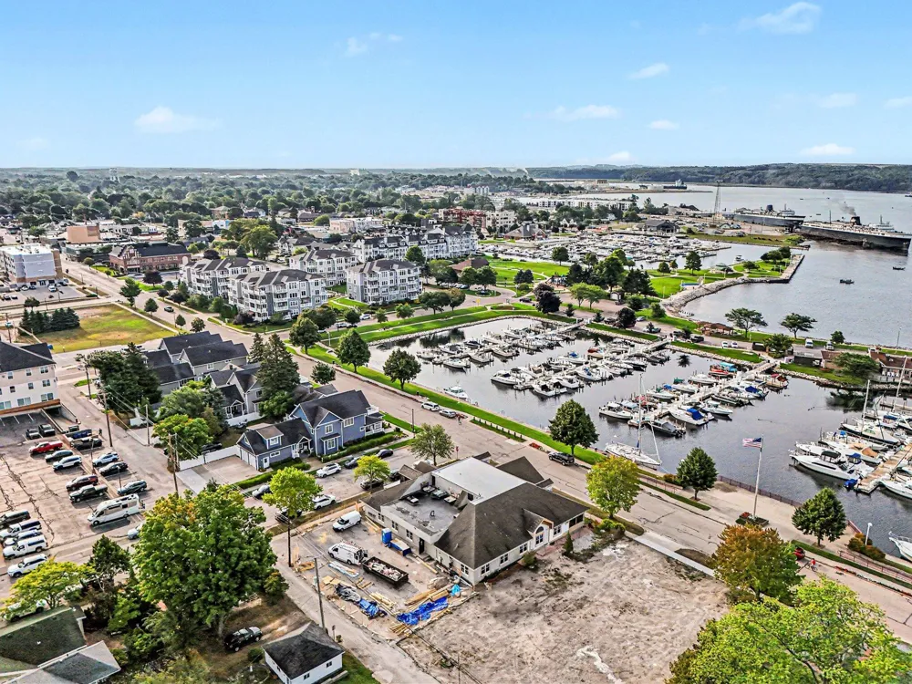 502 W Loomis Street #104 Ludington, MI 49431
