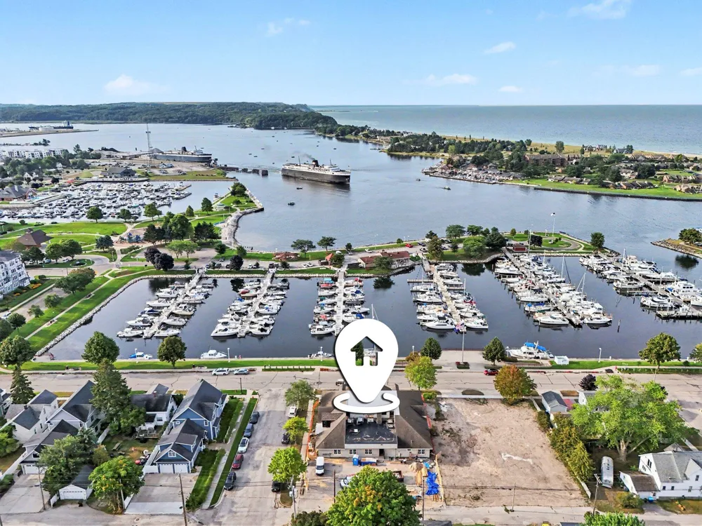 502 W Loomis Street #104 Ludington, MI 49431