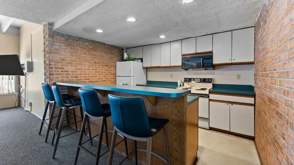 1225 S Maple Road #105 Ann Arbor, MI 48103