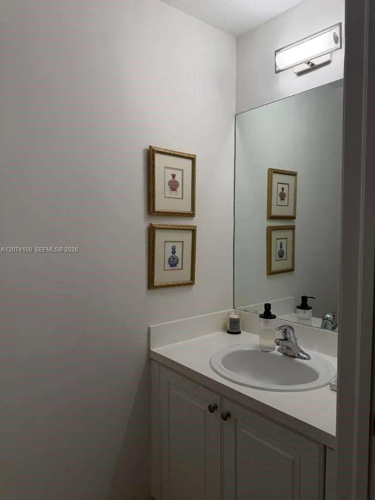 9259 SW 227th St #9-25 Cutler Bay, FL 33190