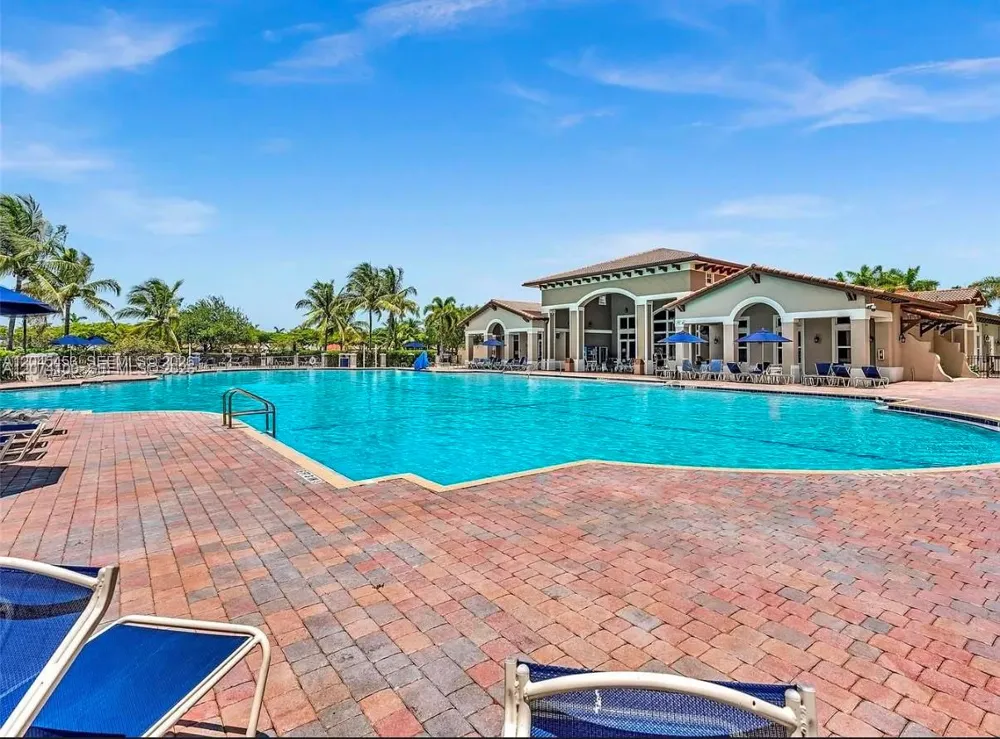 9259 SW 227th St #9-25 Cutler Bay, FL 33190