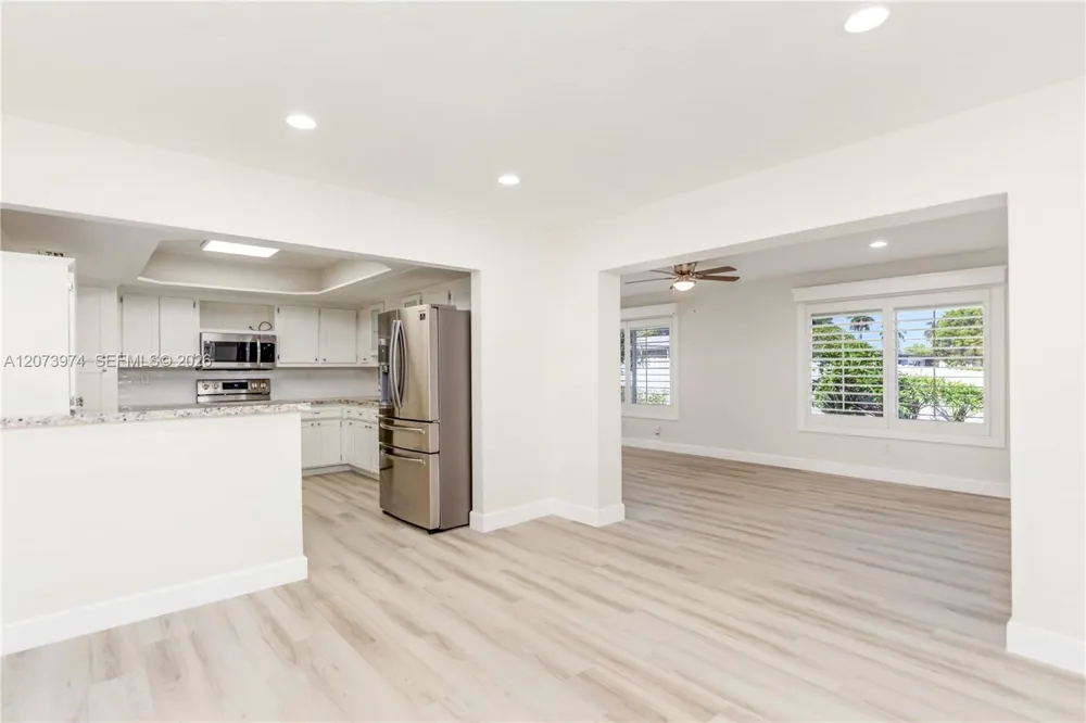 1900 NW 82nd Ter Pembroke Pines, FL 33024