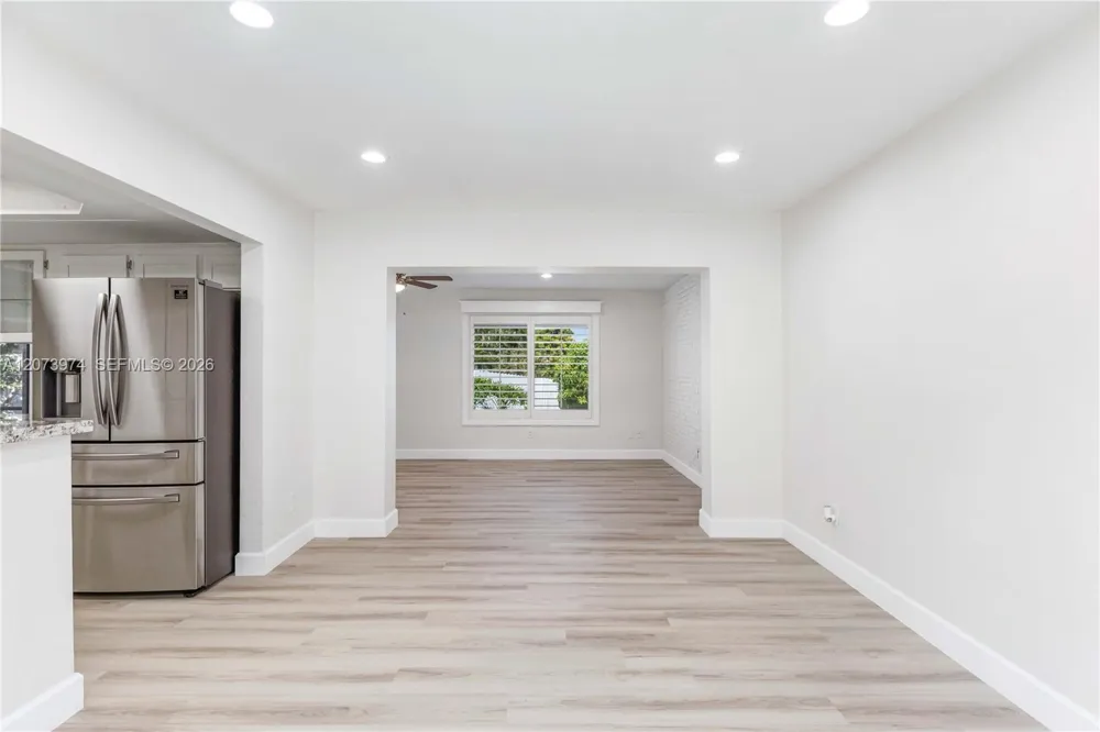 1900 NW 82nd Ter Pembroke Pines, FL 33024