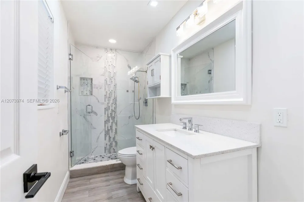 1900 NW 82nd Ter Pembroke Pines, FL 33024