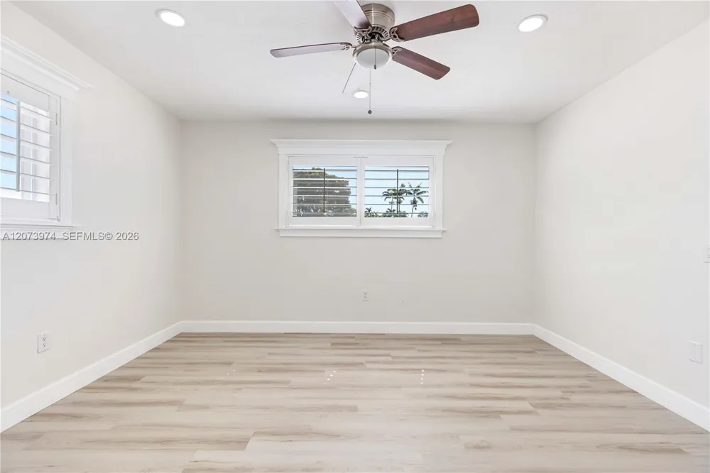 1900 NW 82nd Ter Pembroke Pines, FL 33024