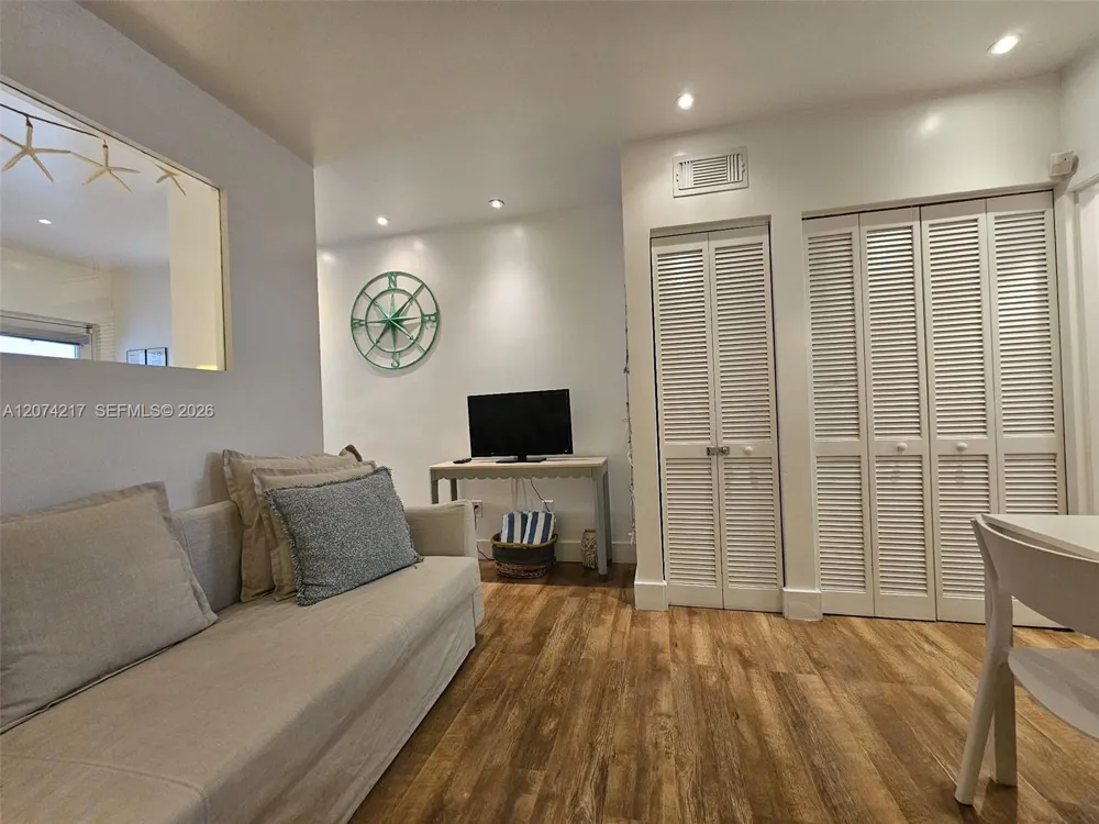 751 Collins Ave #3 Miami Beach, FL 33139