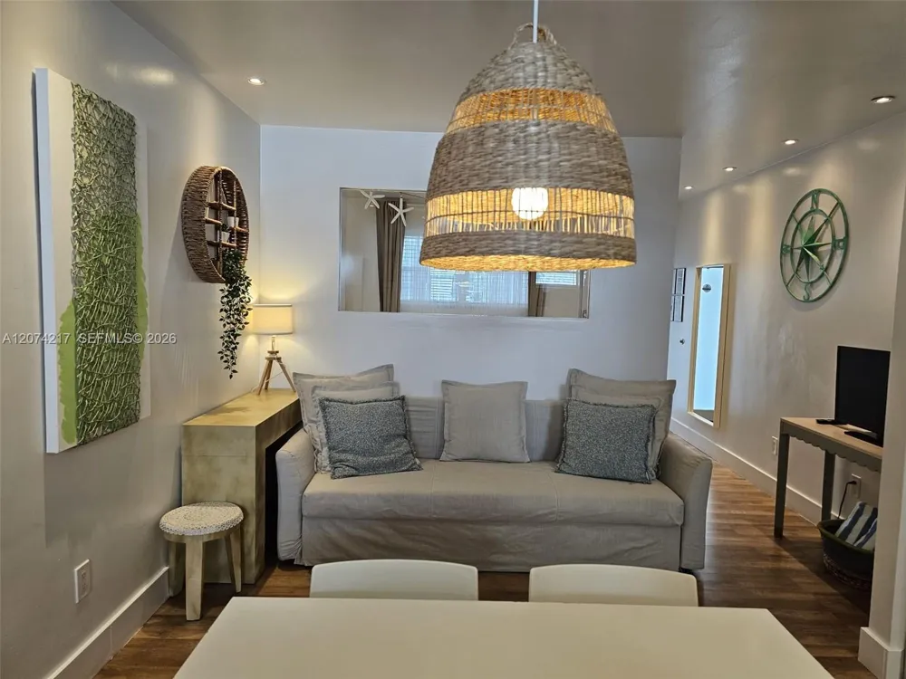 751 Collins Ave #3 Miami Beach, FL 33139