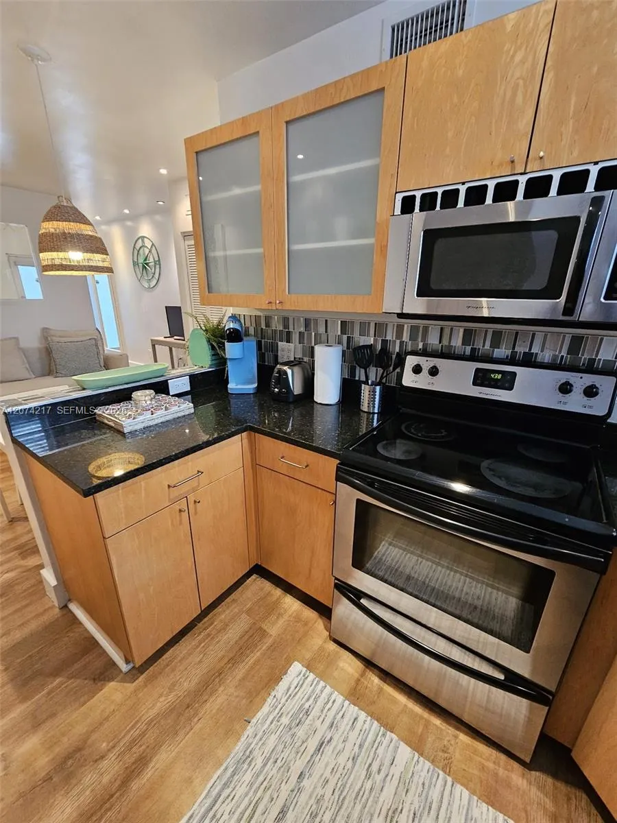 751 Collins Ave #3 Miami Beach, FL 33139