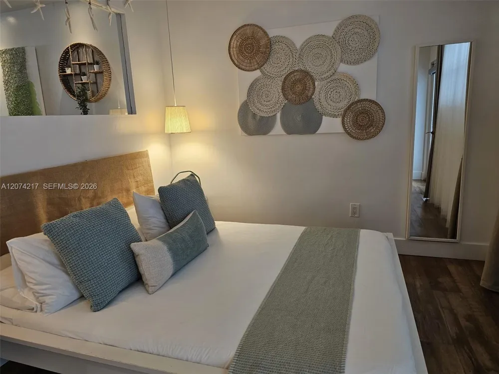 751 Collins Ave #3 Miami Beach, FL 33139
