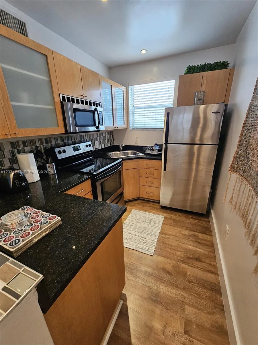 751 Collins Ave #3 Miami Beach, FL 33139