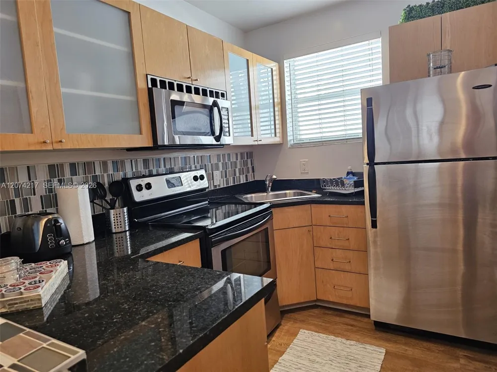 751 Collins Ave #3 Miami Beach, FL 33139
