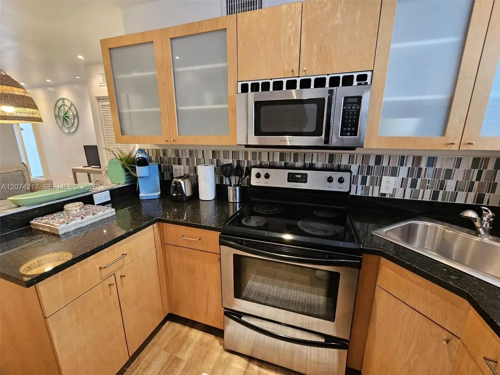 751 Collins Ave #3 Miami Beach, FL 33139