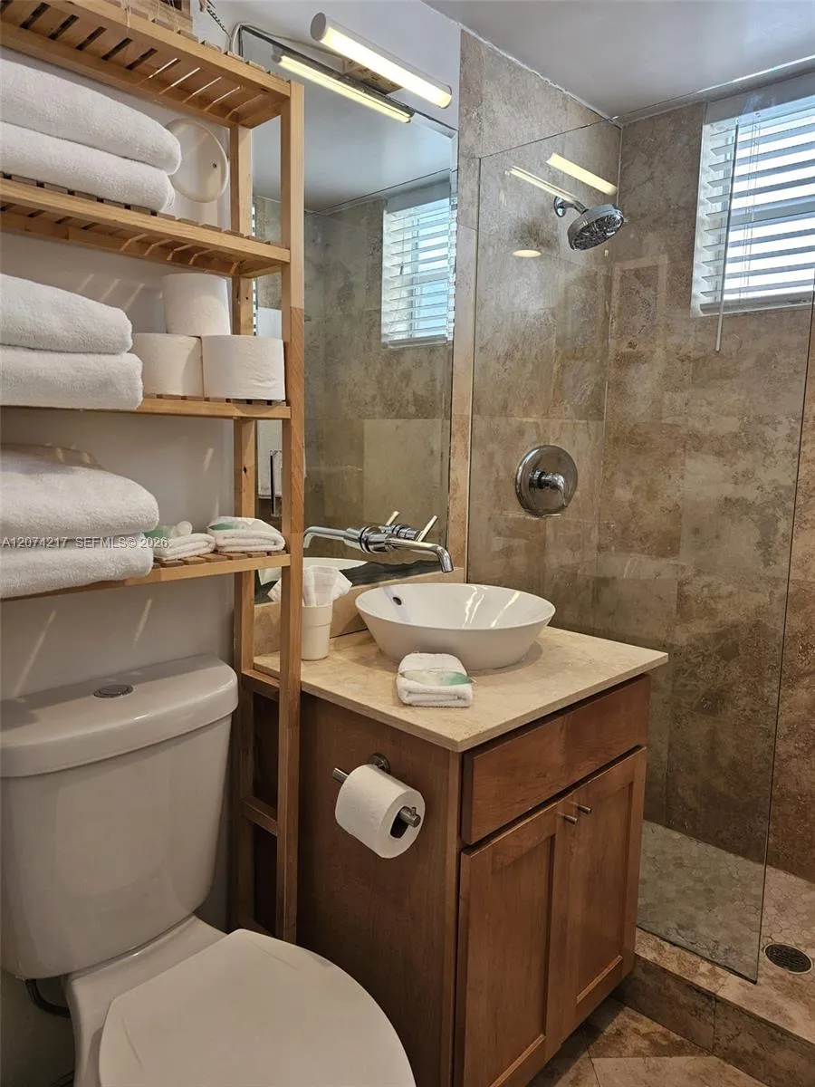 751 Collins Ave #3 Miami Beach, FL 33139
