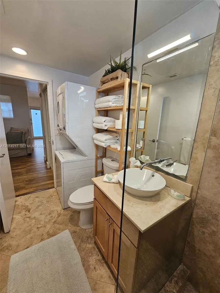 751 Collins Ave #3 Miami Beach, FL 33139