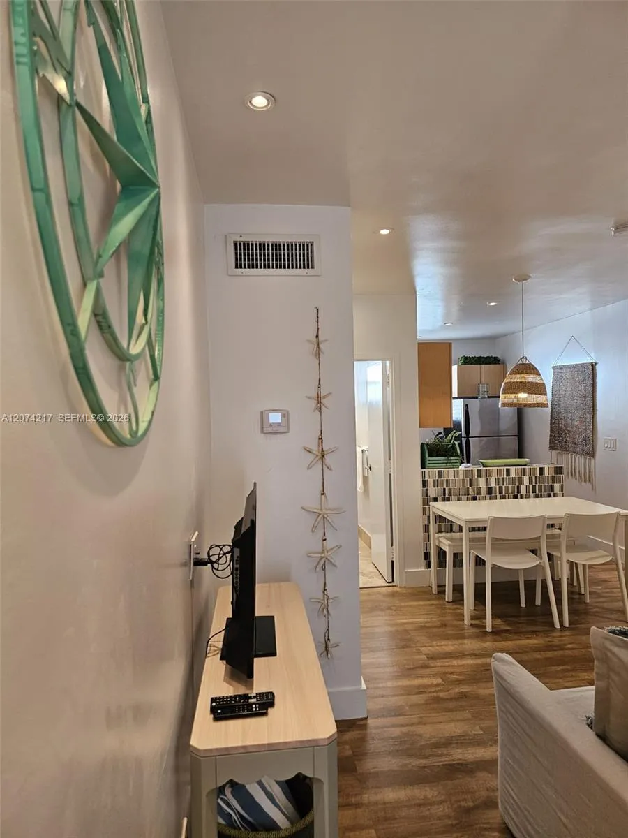 751 Collins Ave #3 Miami Beach, FL 33139