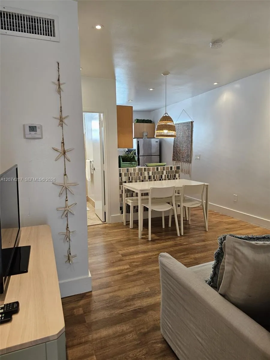 751 Collins Ave #3 Miami Beach, FL 33139