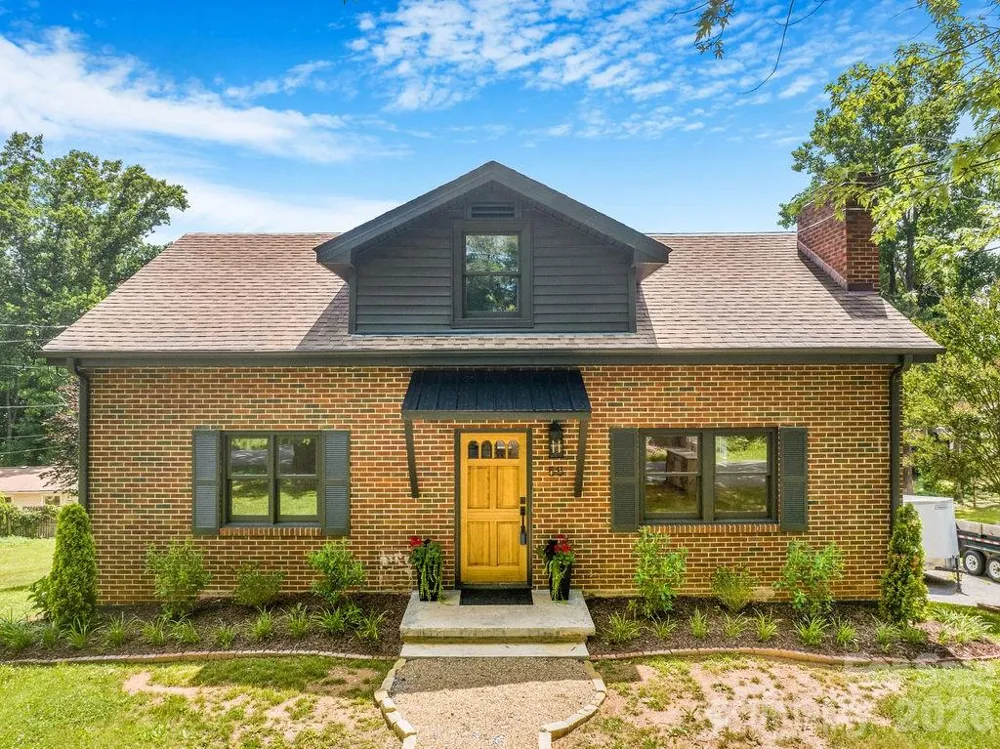 55 Cisco Road Asheville, NC 28805