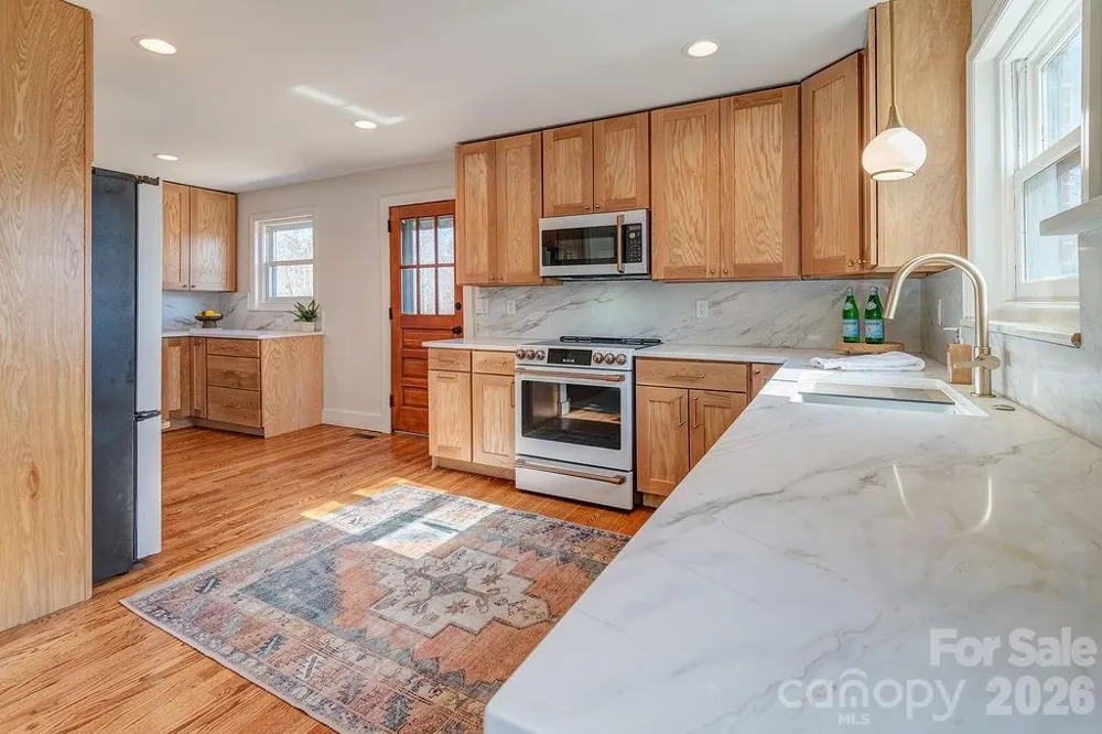 55 Cisco Road Asheville, NC 28805