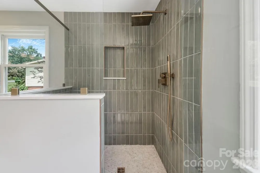 55 Cisco Road Asheville, NC 28805