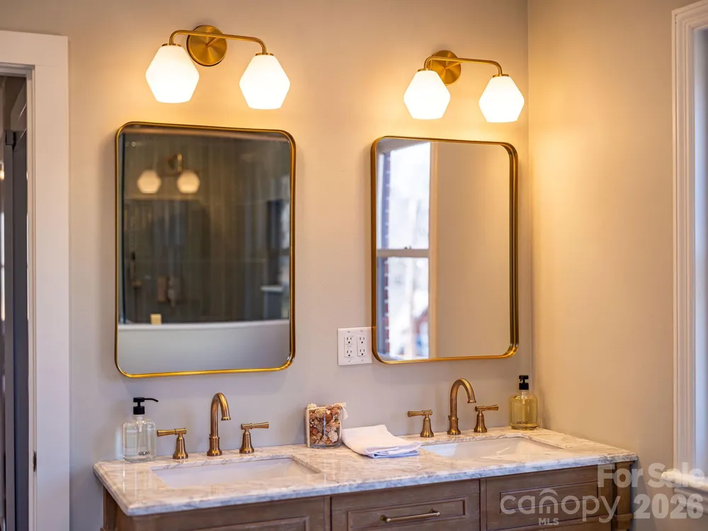 55 Cisco Road Asheville, NC 28805