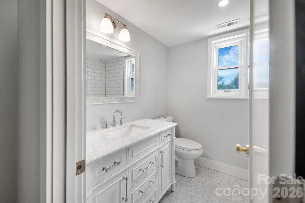 55 Cisco Road Asheville, NC 28805