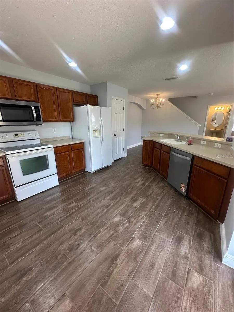 2516 EDGEWATER FALLS DRIVE Brandon, FL 33511