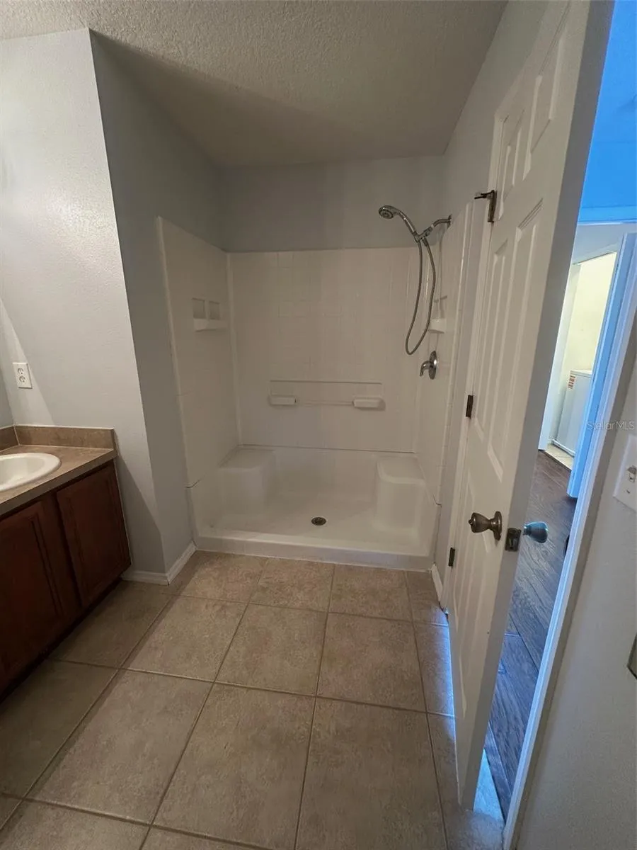 2516 EDGEWATER FALLS DRIVE Brandon, FL 33511