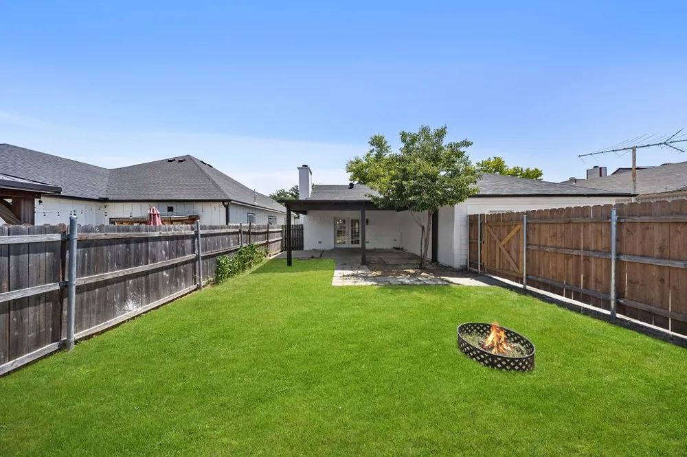 325 Chancellorsville Drive Mesquite, TX 75149