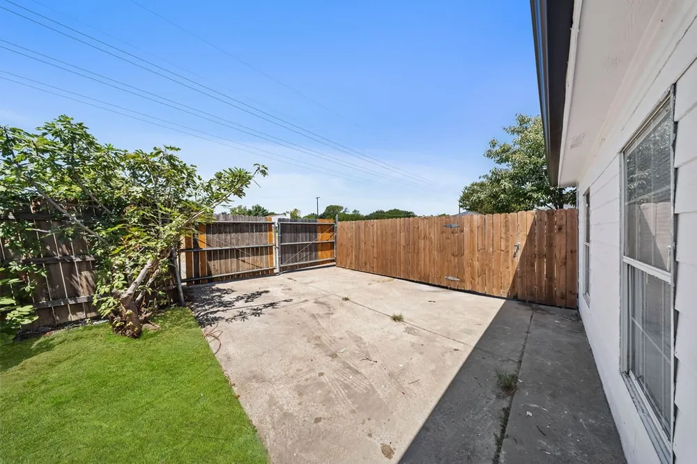 325 Chancellorsville Drive Mesquite, TX 75149