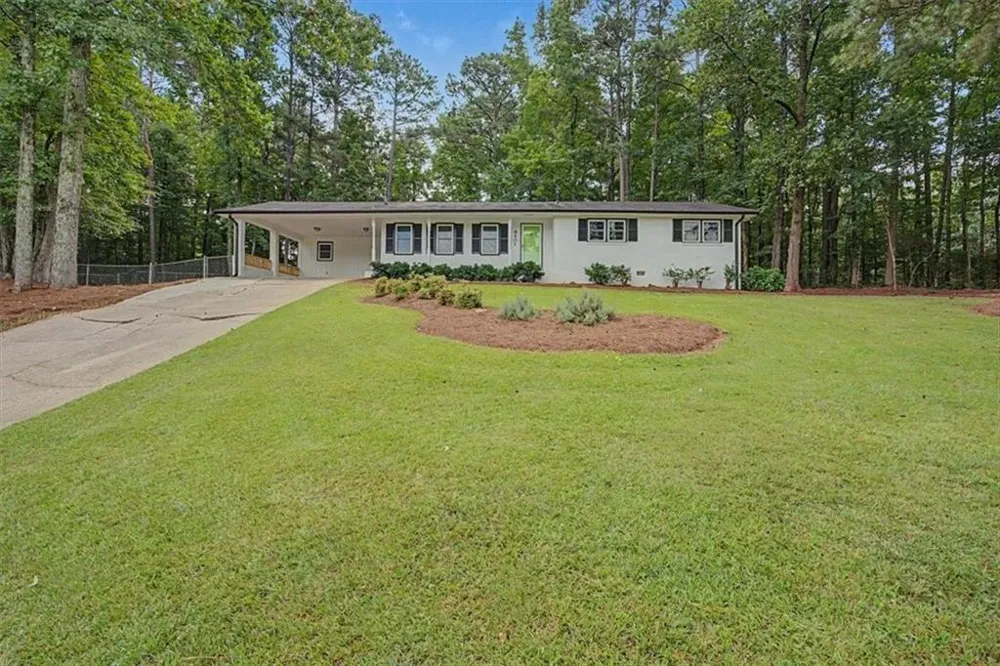 6501 Short Drive Winston, GA 30187