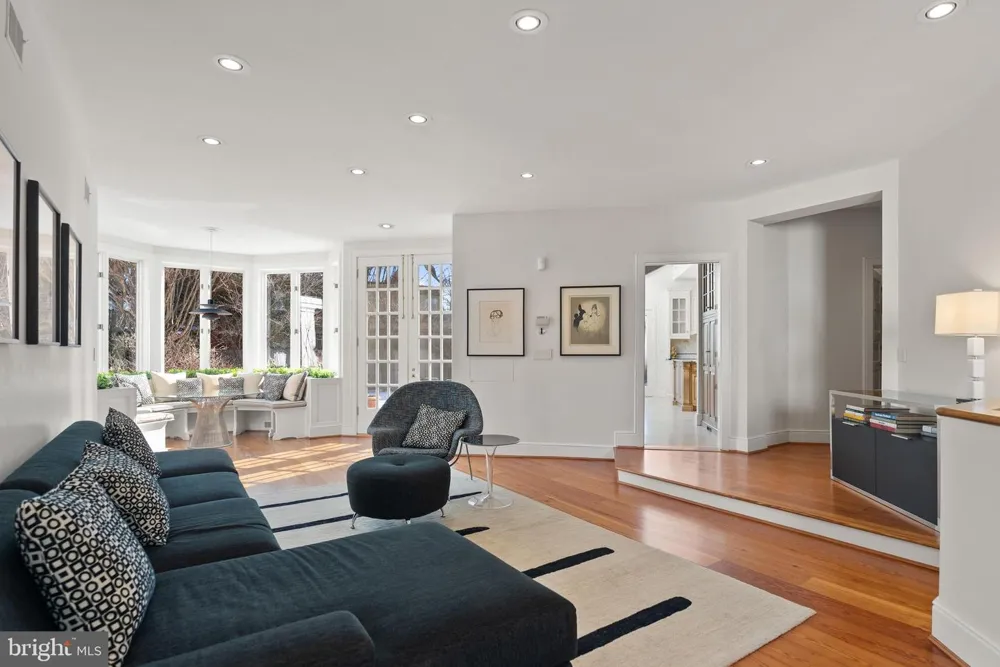 4347 HAWTHORNE STREET NW Washington, DC 20016