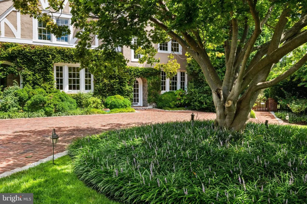 4347 HAWTHORNE STREET NW Washington, DC 20016