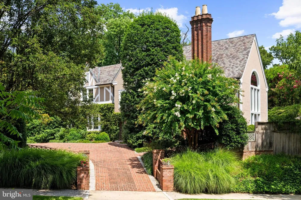 4347 HAWTHORNE STREET NW Washington, DC 20016