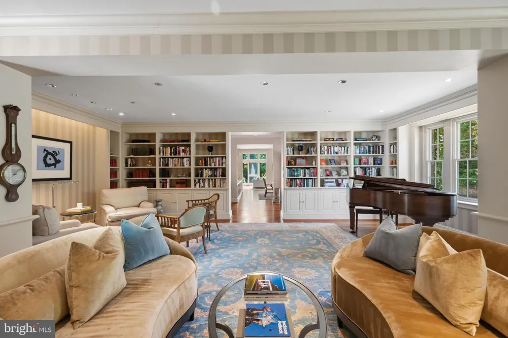 4347 HAWTHORNE STREET NW Washington, DC 20016