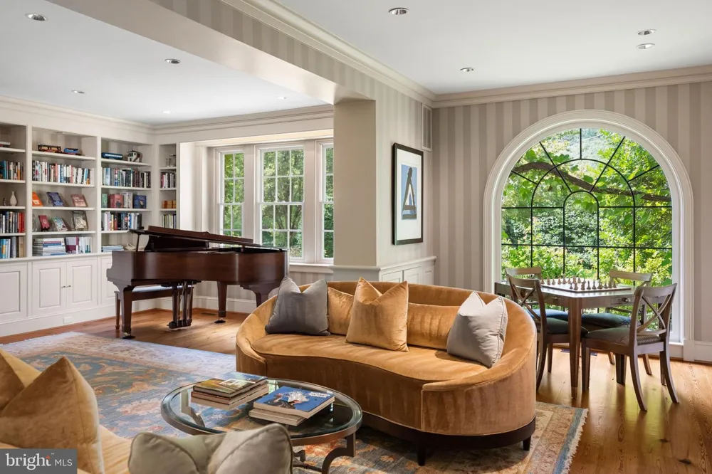 4347 HAWTHORNE STREET NW Washington, DC 20016