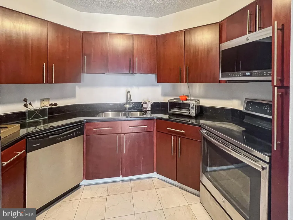 2018 WALNUT STREET #29K Philadelphia, PA 19103