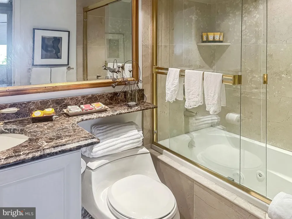 2018 WALNUT STREET #29K Philadelphia, PA 19103