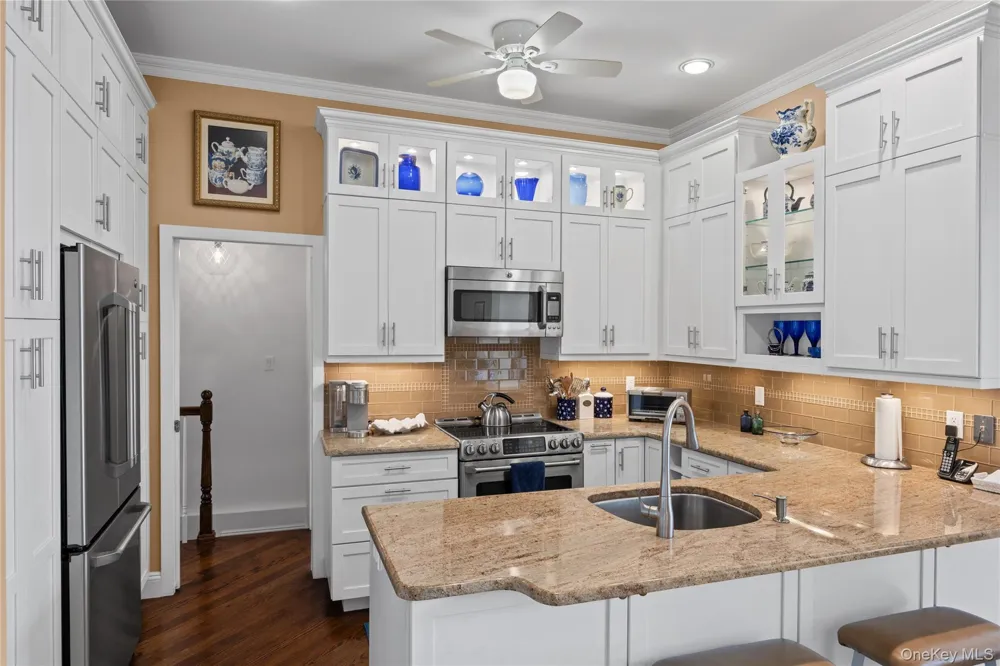400 Noyack Road #E2 Southampton, NY 11968