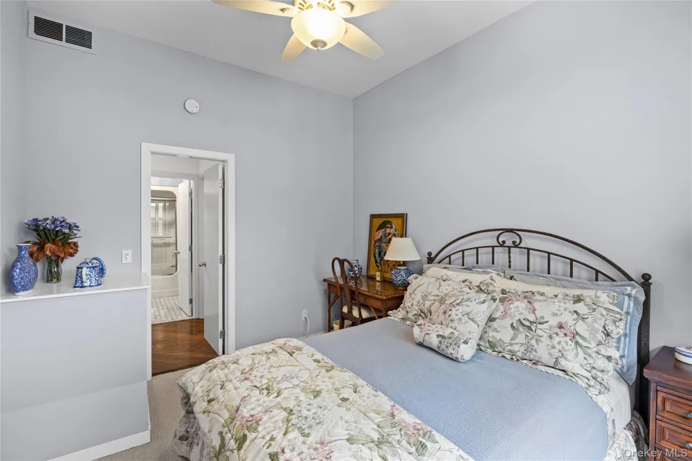 400 Noyack Road #E2 Southampton, NY 11968