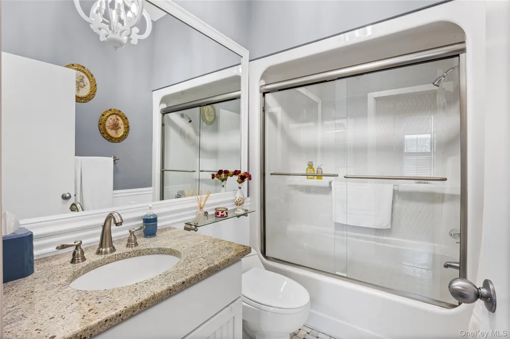 400 Noyack Road #E2 Southampton, NY 11968