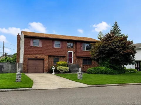 95 W Lake Drive