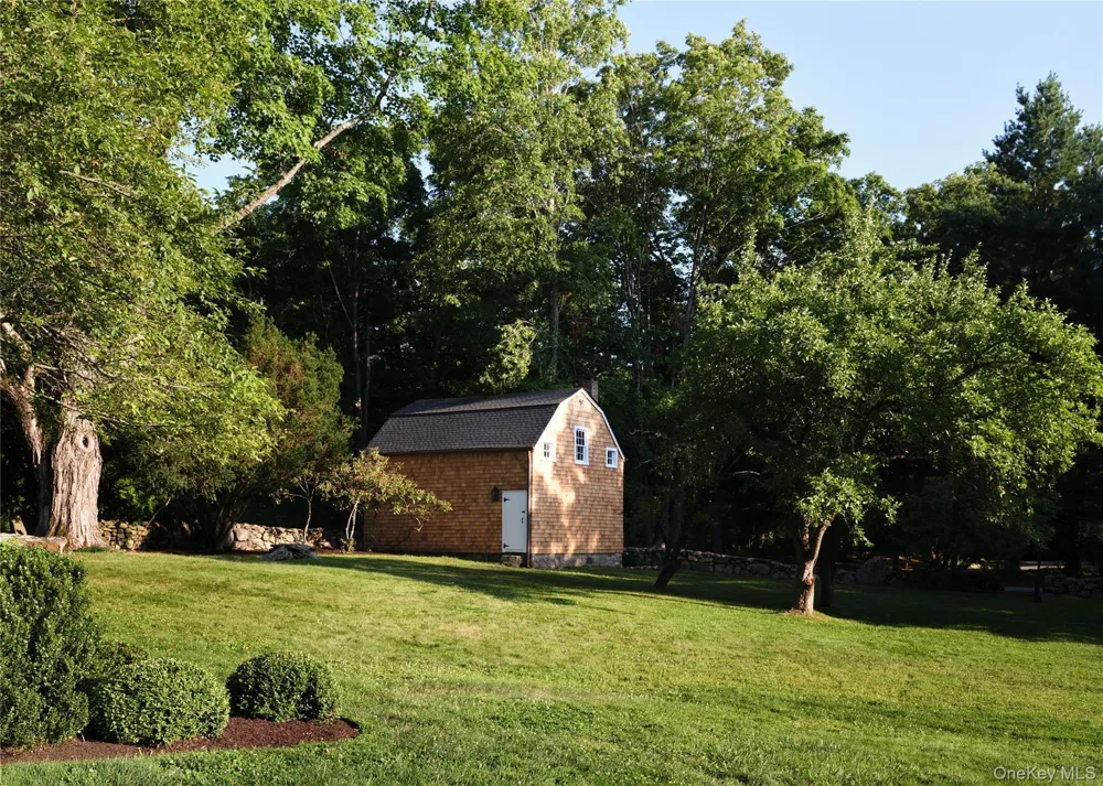 156 Old Stone Hill Road Pound Ridge, NY 10576