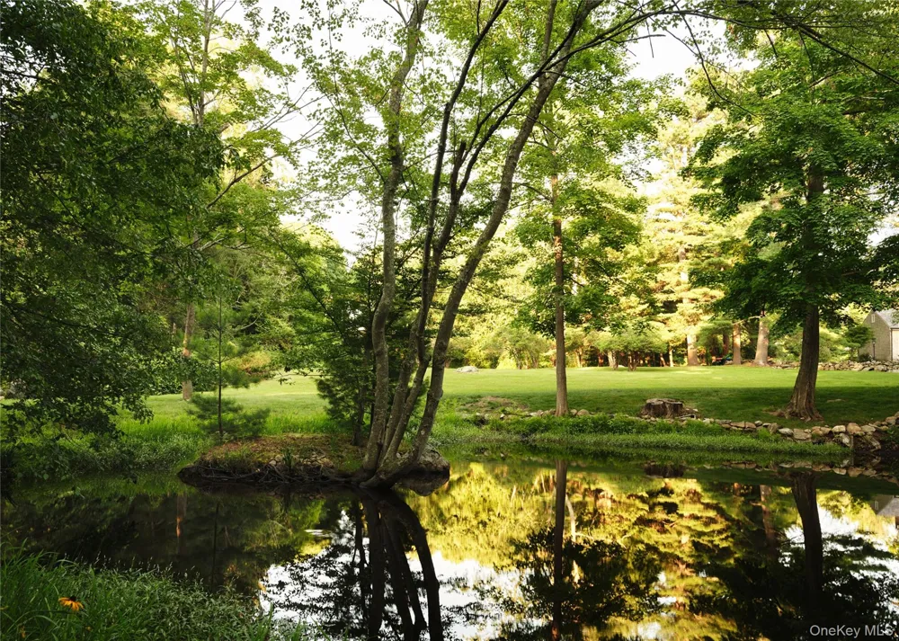 156 Old Stone Hill Road Pound Ridge, NY 10576